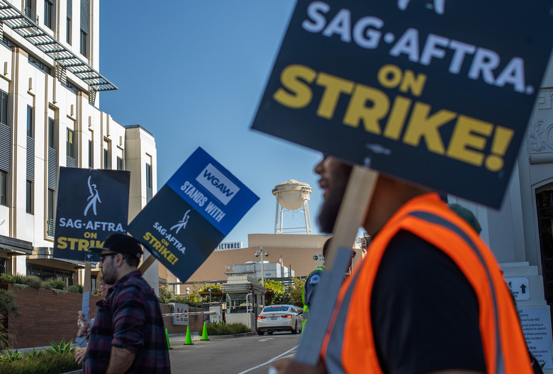 SAG-AFTRA Strikes Continue As Negotiations Continue On Wednesday