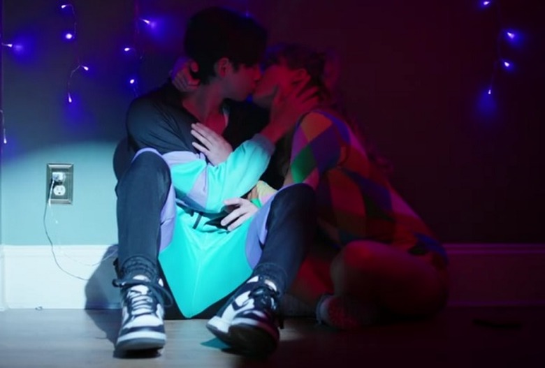 the-summer-i-turned-pretty-steven-taylor-kiss