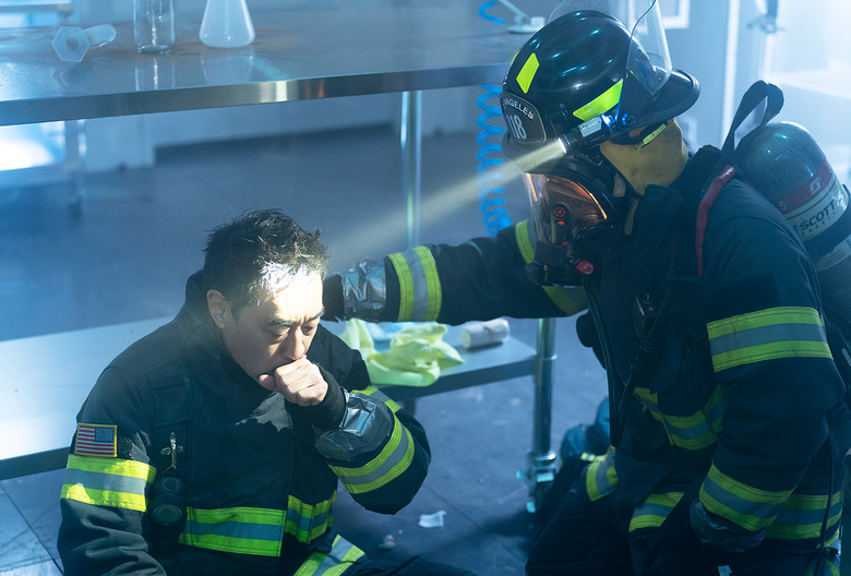 911 Bobby Dies Peter Krause Exit Explained Season 8 Episode 15