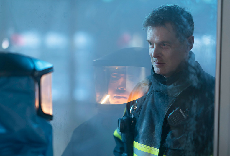 911 Bobby Dies Peter Krause Exit Explained Season 8 Episode 15