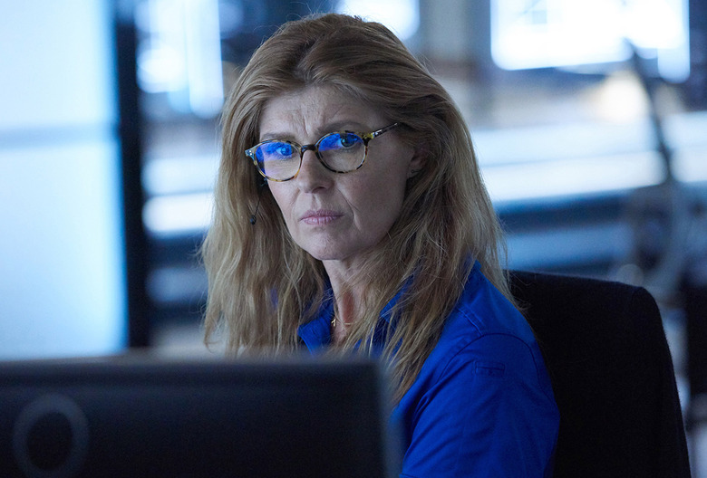 911 Cast Leaving Returning Connie Britton Abby