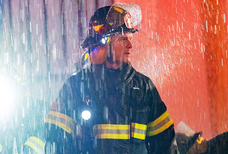 911 Buck Dies Oliver Stark