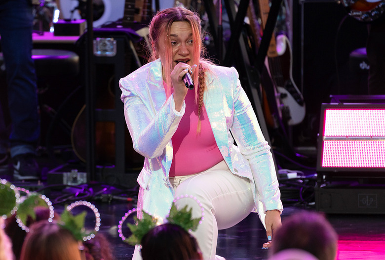 American Idol Top 24 Performances Penny Samar