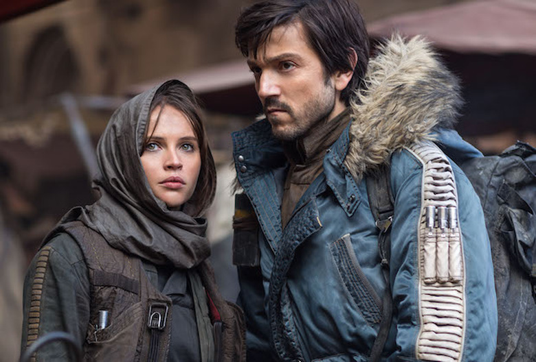 ROGUE ONE: A STAR WARS STORY, from left: Felicity Jones, Diego Luna, 2016. ph: Jonathan Olley /©