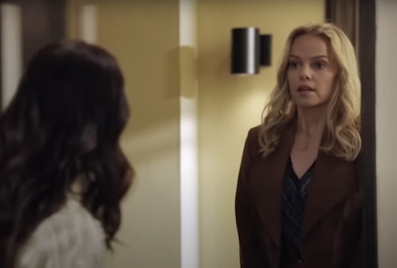 Rookie ISabel Mircea Monroe