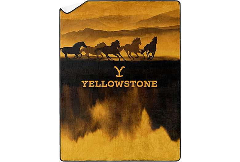 gifts for yellowstone fanes sherpa throw