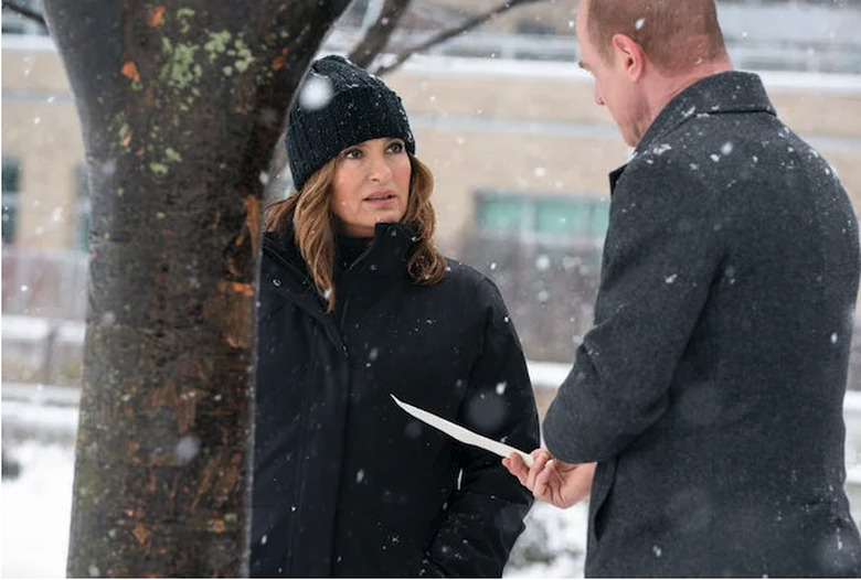 law-and-order-svu-benson-stabler-best-moments-letter-give
