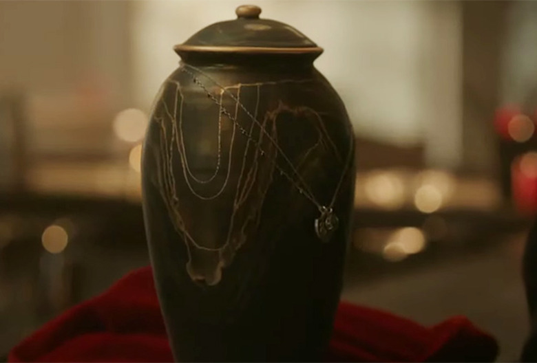 Legacies Klaus Urn