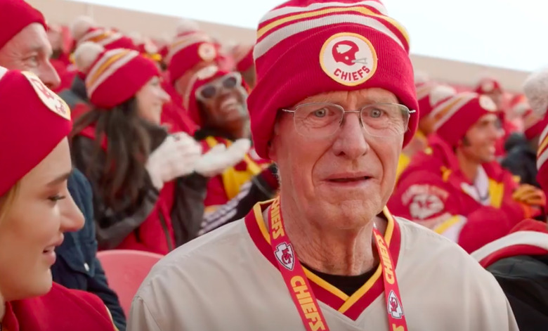 Holiday Touchdown: A Chiefs Love Story