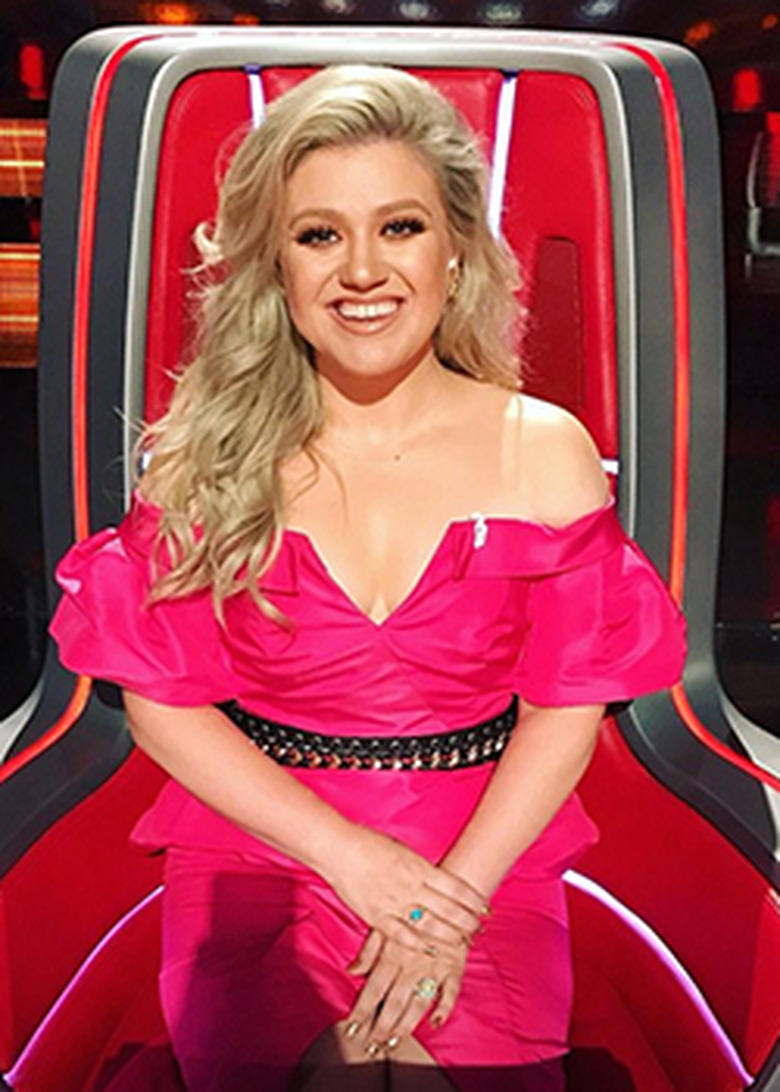 Kelly Clarkson PCAs 2020