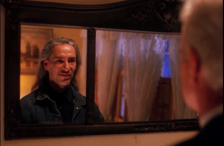 scariest-tv-scenes-twin-peaks-bob-mirror