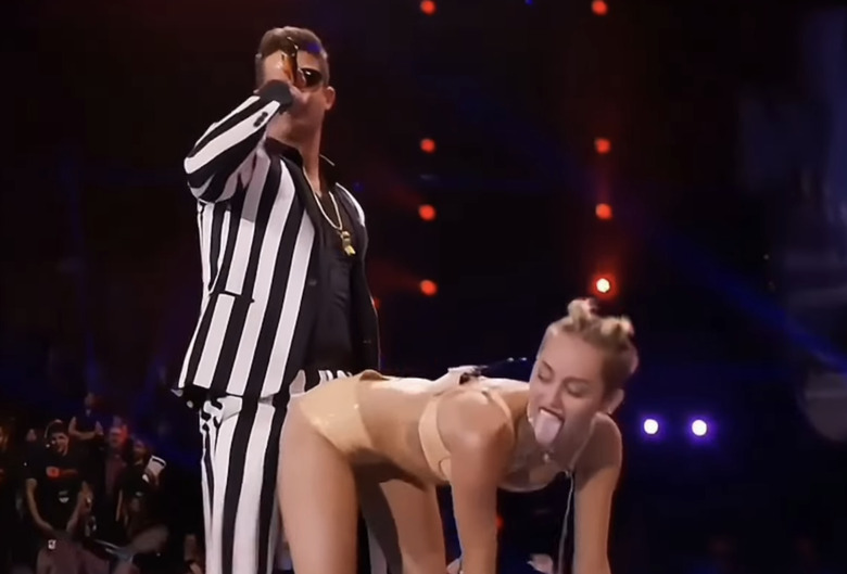 Miley Cyrus Twerking Blurred Lines
