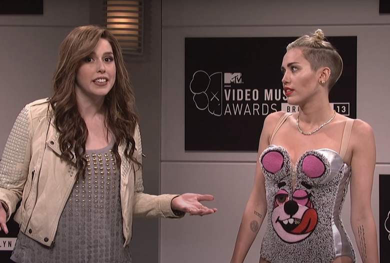 SNL Miley Cyrus Vanessa Bayer