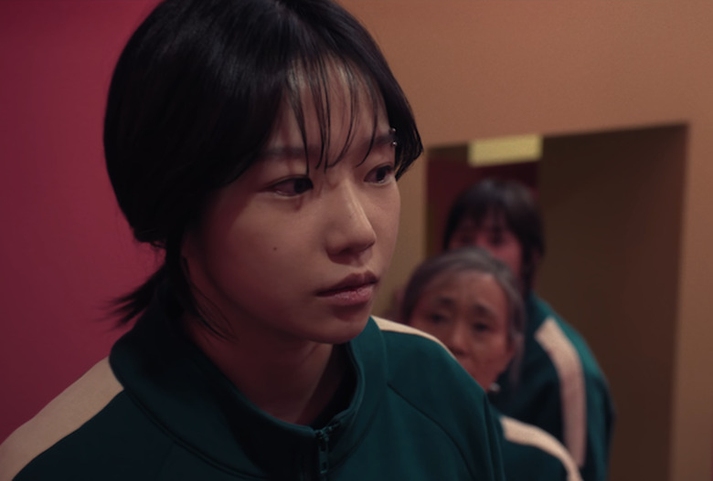 squid-game-2x05-bathroom