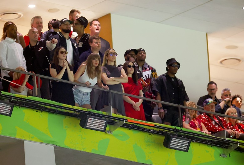 Who's in Taylor Swift's Super Bowl Box?