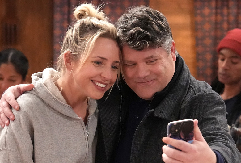 Lecy Goranson and Sean Astin in The Conners