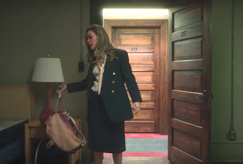 the-haunting-of-bly-manor-hidden-ghoss-photos-netflix-the-shining-reference