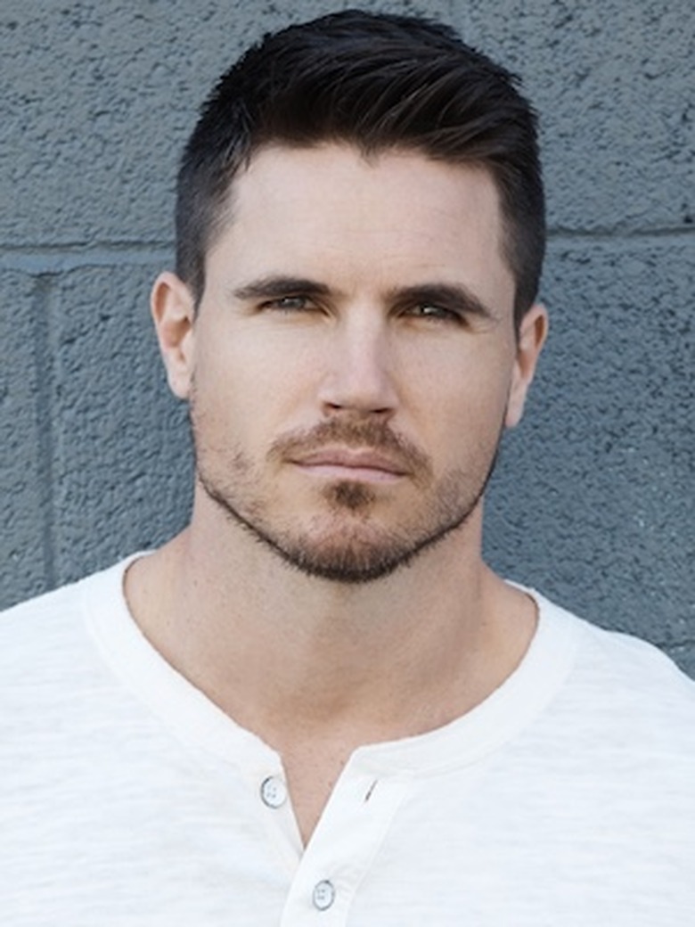 Robbie Amell in The Witcher Season 3