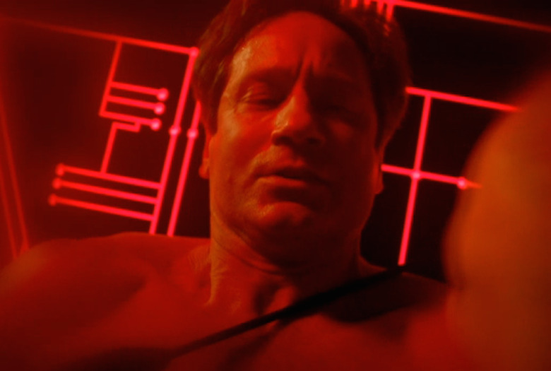 xfiles-eastereggs-ep5-table