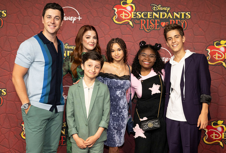 Wizards Beyond Waverly Place Release Date Trailer Cast Disney Channel