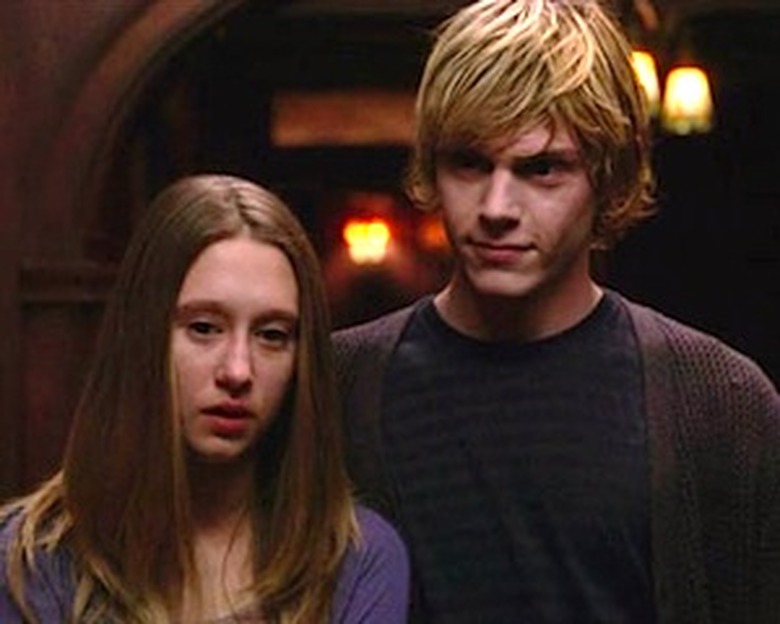 Vera Farmiga, Evan Peters: American Horror Story