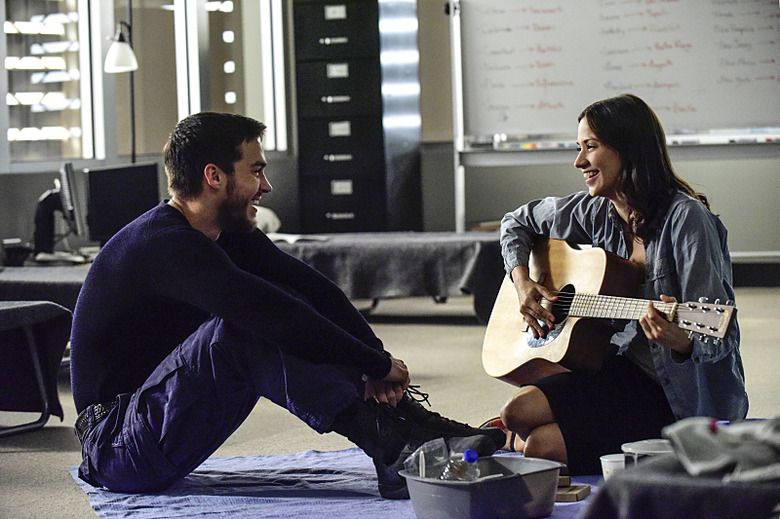 containment-season-1-photos (1)