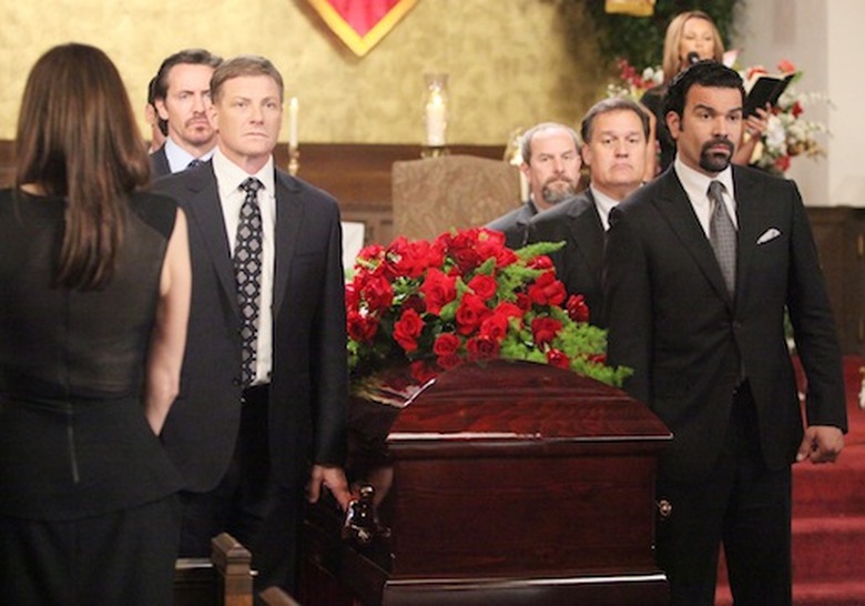 TERI HATCHER, CHARLES MESURE, DOUG SAVANT, RICARDO ANTONIO CHAVIRA, VANESSA WILLIAMS (BACKGROUND)