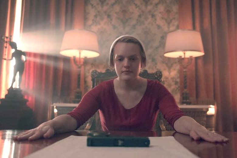 elisabeth-moss-video-interview-the-handmaids-tale-season-3