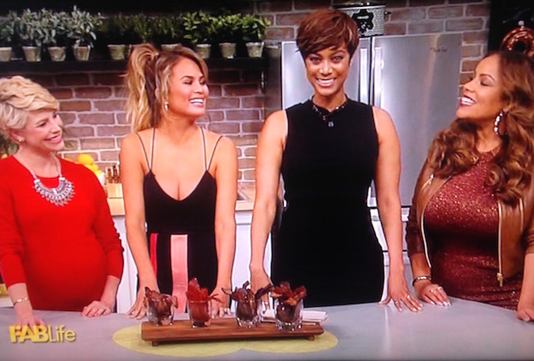 fablife-talk-show-tyra-banks-chrissy-teigen-review
