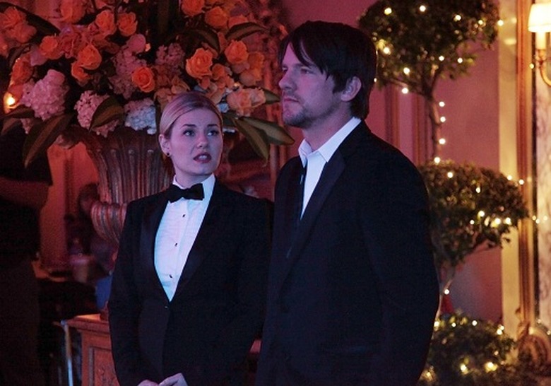 Happy Endings Elisha Cuthbert Zachary Knighton