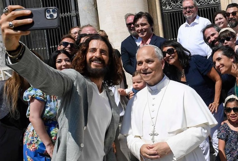 'The Chosen' Star Jonathan Roumie Meets Pope Leo XIV