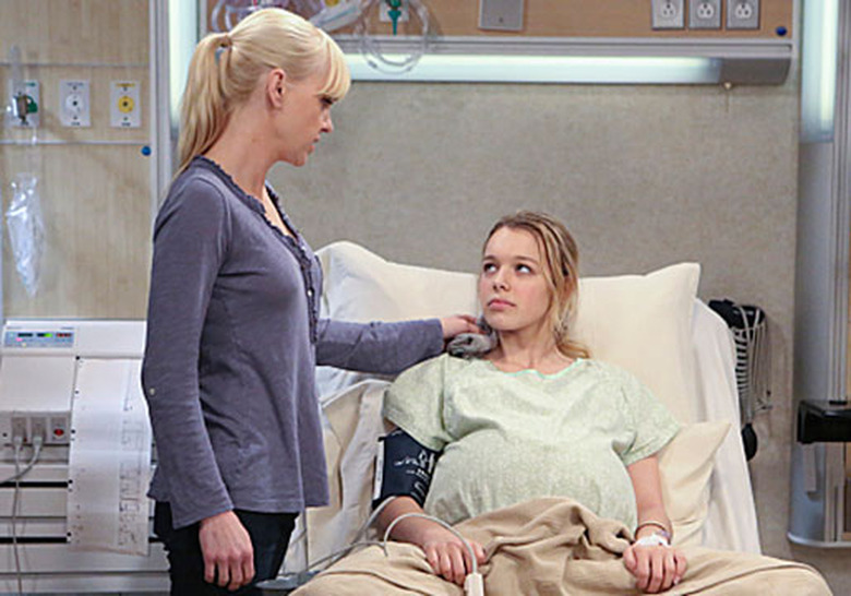 mom-season-1-finale-dw