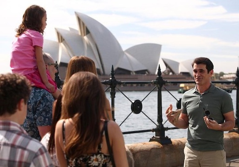 NOLAN GOULD, AUBREY ANDERSON-EMMONS, ED O'NEILL, SARAH HYLAND,  TY BURRELL,