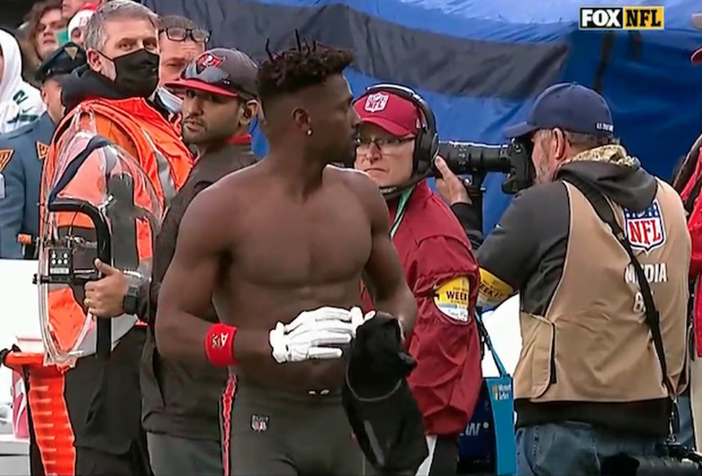 Antonio Brown Quits Shirtless