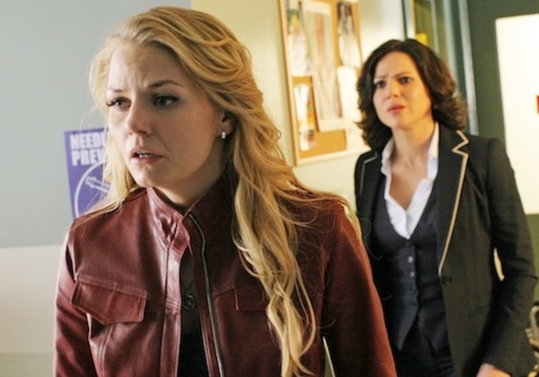 JENNIFER MORRISON, LANA PARRILLA