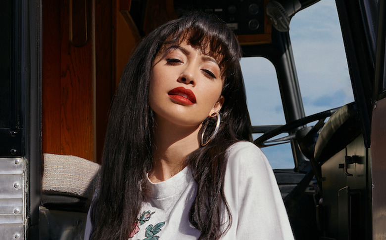 selena-the-series-premiere-recap-season-1-episode-1-netflix