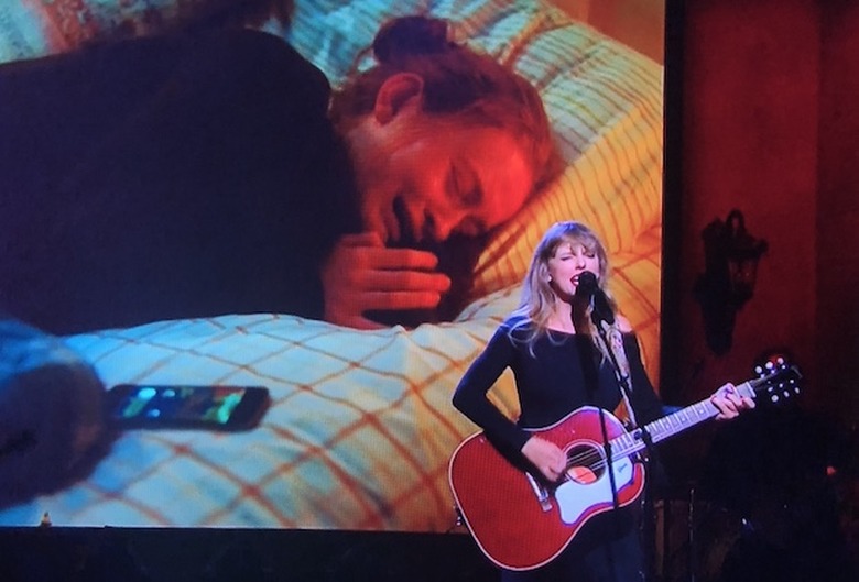 Taylor Swift SNl All Too Well