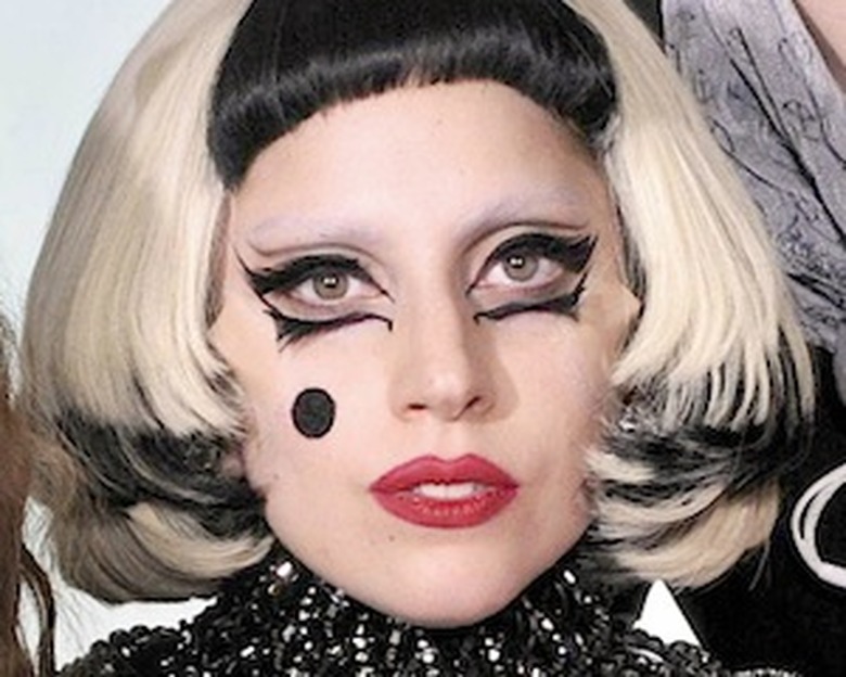 AI-20110502_LadyGaga_MY-2021r