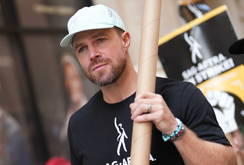 Stephen Amell SAG Picket Line Arrow Cast Reunion