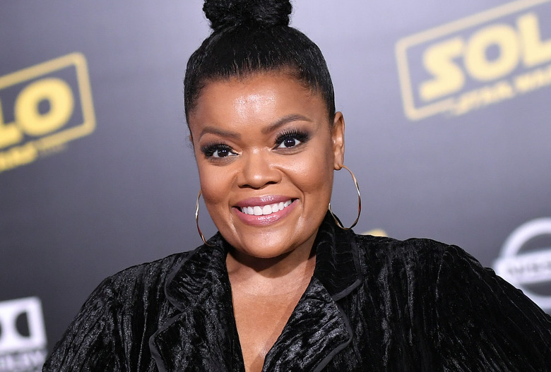 Yvette Nicole Brown Talking Dead Host Chris Hardwick