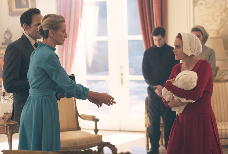 the-handmaids-tale-ever-carradine-series-regular-season-6-naomi