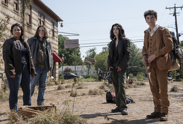 the-walking-dead-world-beyond-review-amc-spinoff-crm