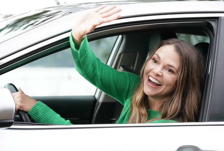 Younger 7x01 - Where to Watch