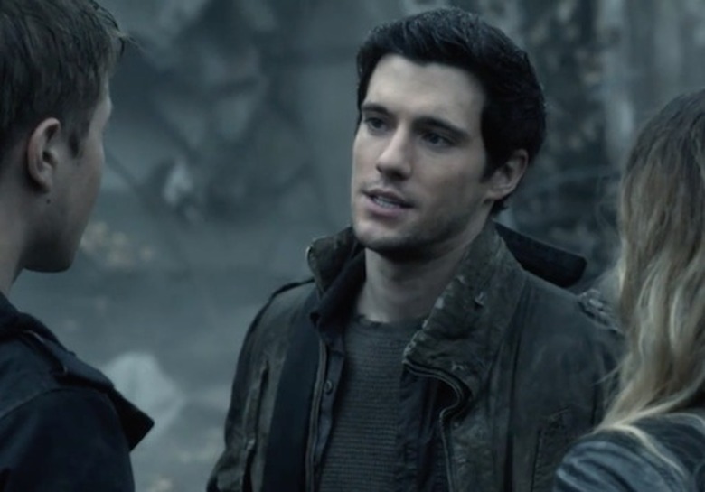 FallingSkies_Triangle