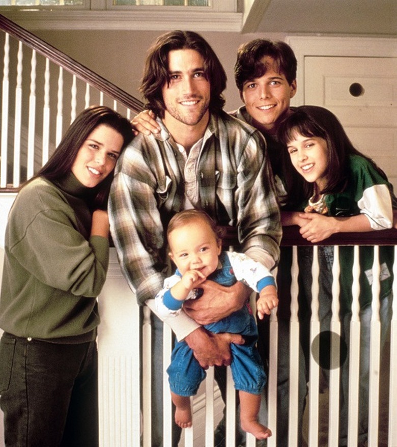 PARTY OF FIVE, Neve Campbell, Matthew Fox, Scott Wolf, Lacey Chabert, Andrew/Steven Cavarno, (Season