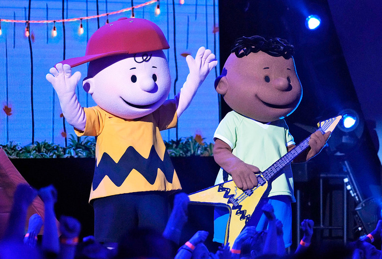 The Masked Singer Season 12 Episode 9 Thanksgiving Video