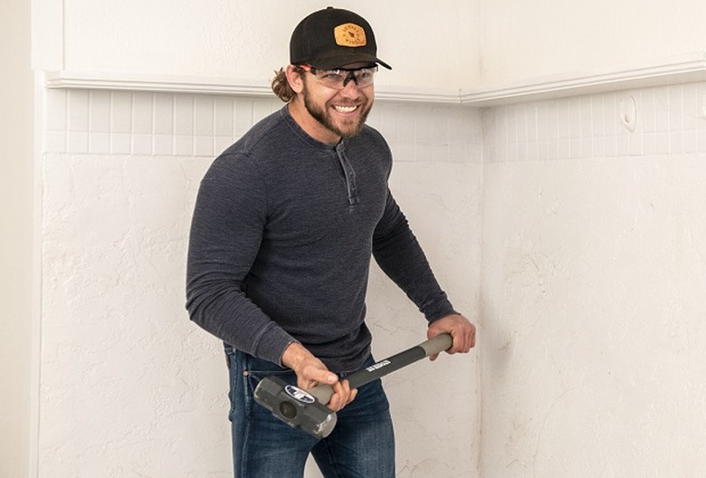 Max Thieriot Secret Celebrity Renovation