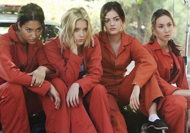 SHAY MITCHELL, ASHLEY BENSON, LUCY HALE, TROIAN BELLISARIO