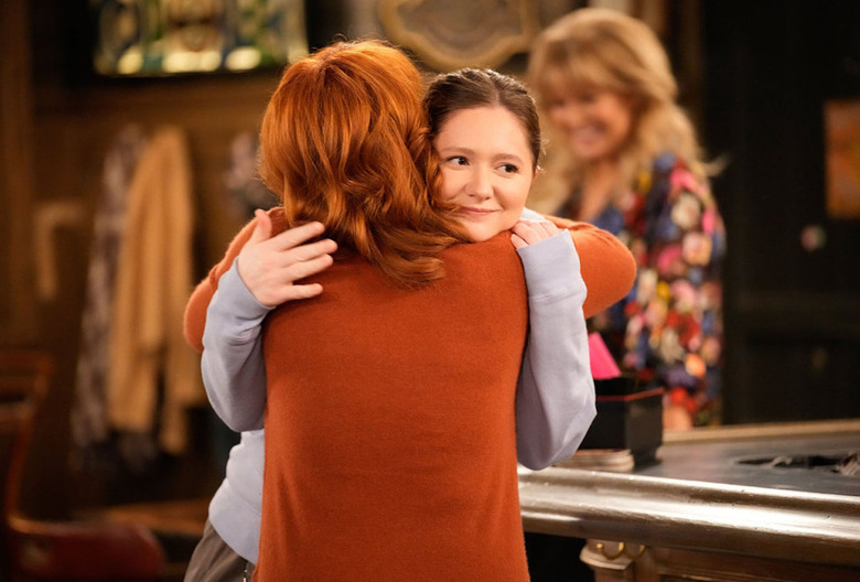 'Happy's Place' Season 1 Cast: Emma Kenney as Reba McEntire's Daughter