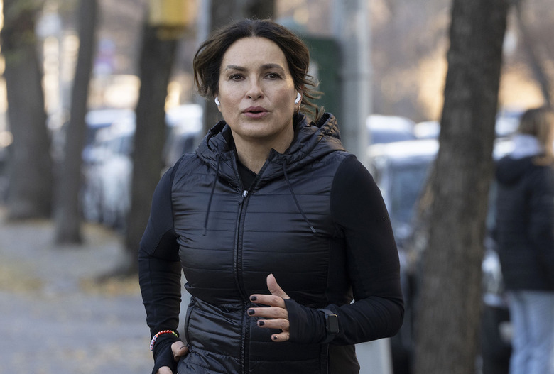 Law Order SVU 25x02